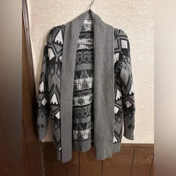 Long Knit Grey Patterned Cardigan Sweater Size Medium - Picture 1 of 8
